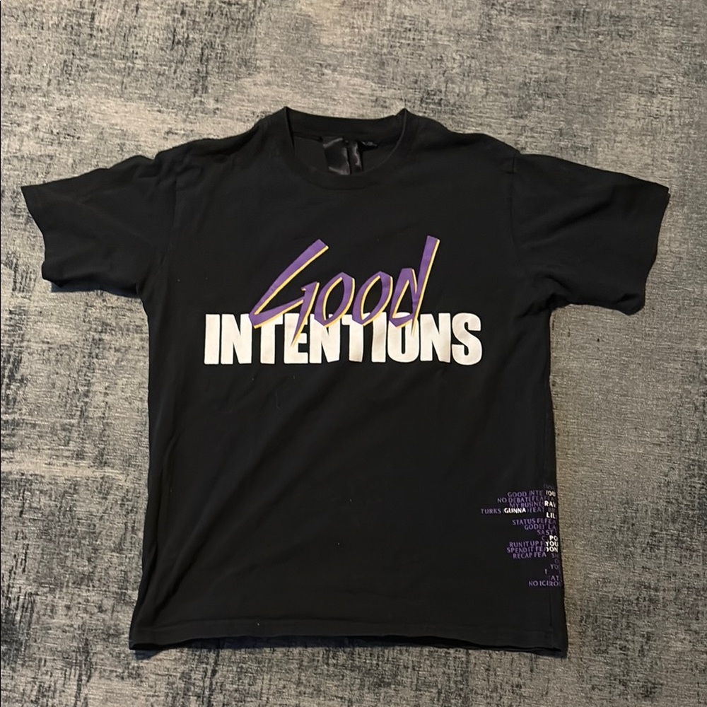 GRAPHIC tshirt Medium
